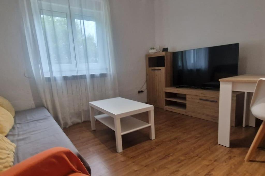 Apartamento En Oviedo 646A ภายนอก รูปภาพ